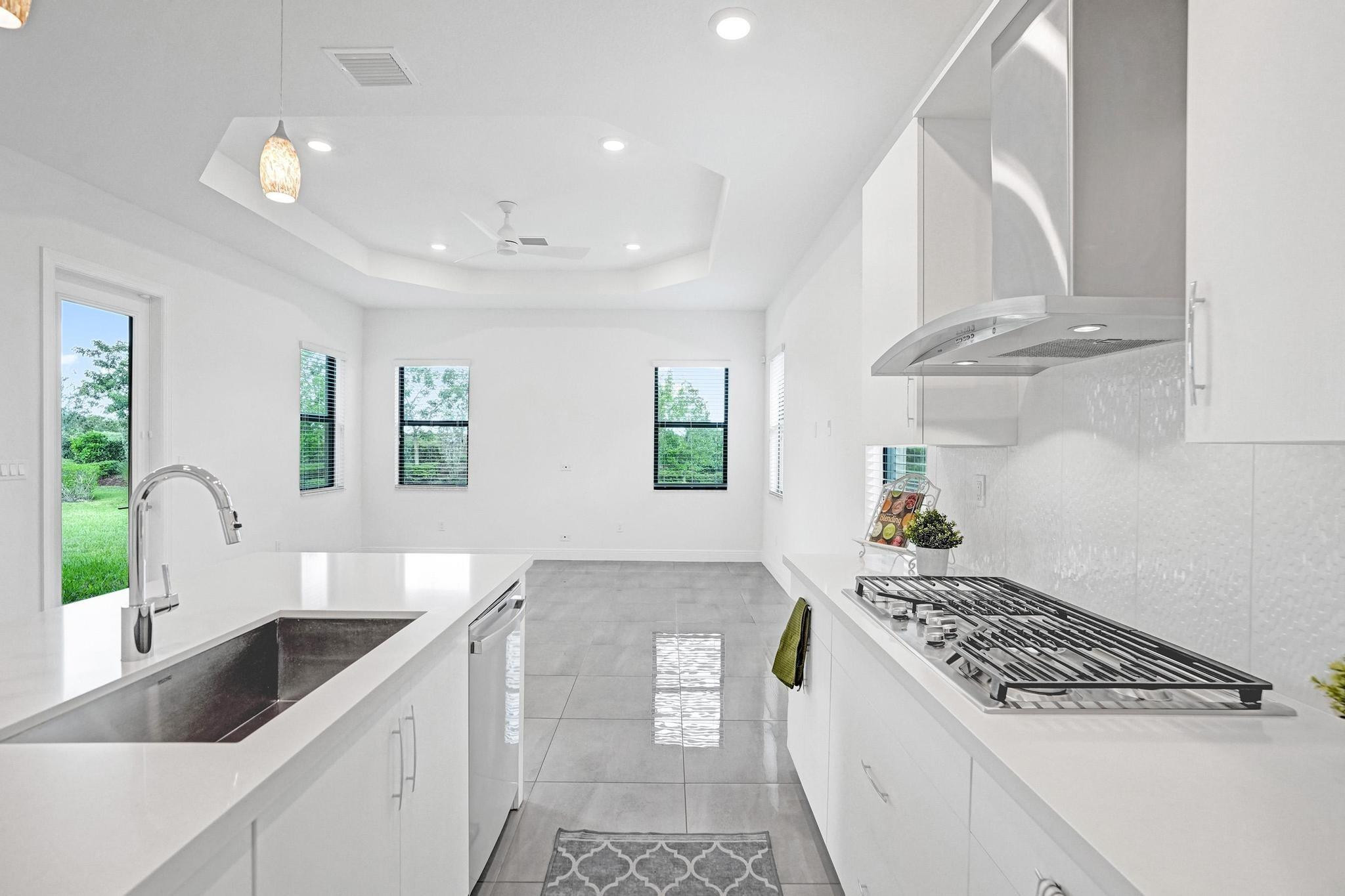 12855 Bayside Ct