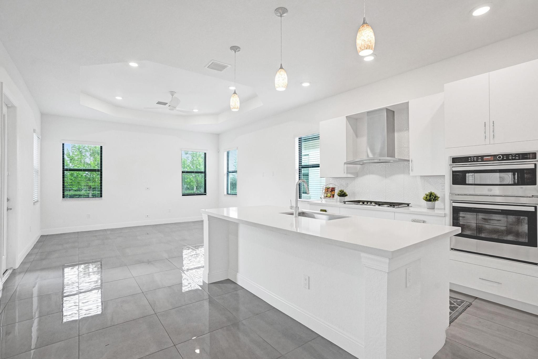 12855 Bayside Ct