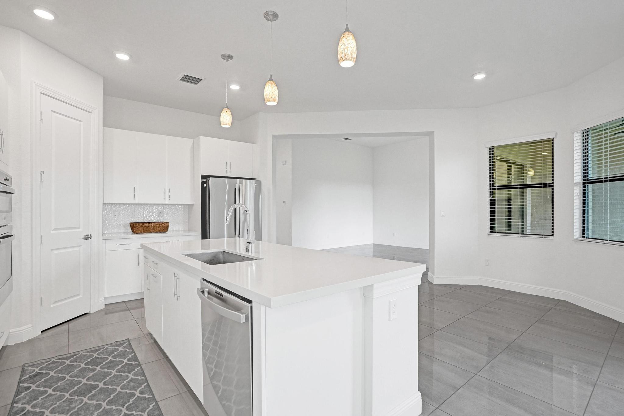 12855 Bayside Ct