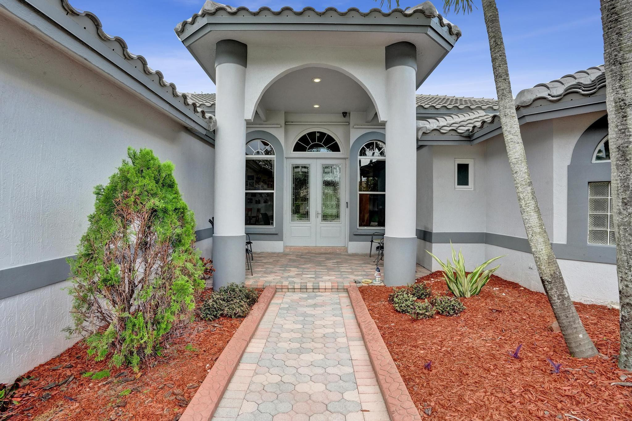 4942 NW 107th Ave