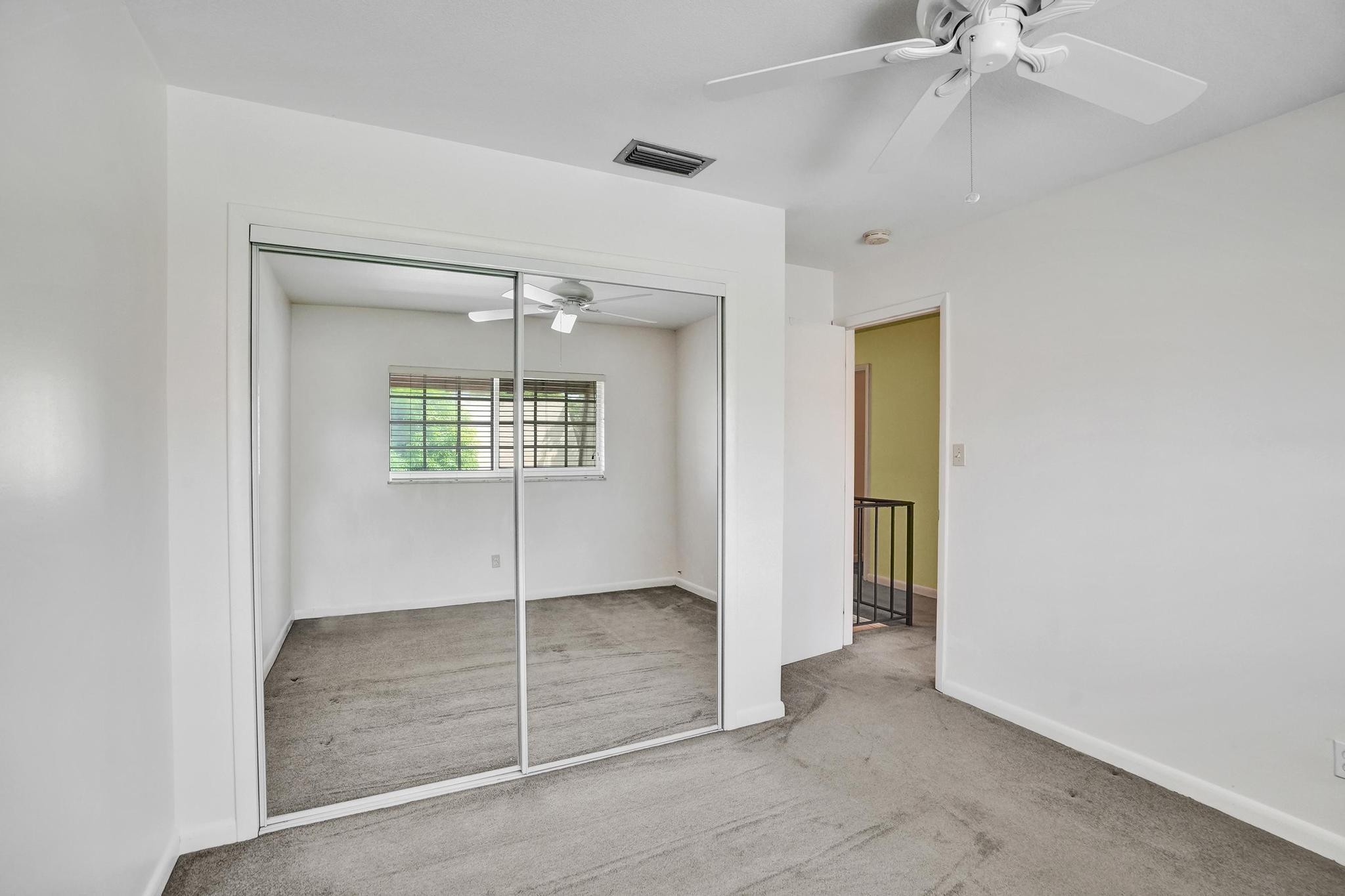 42 Canterbury Ln
