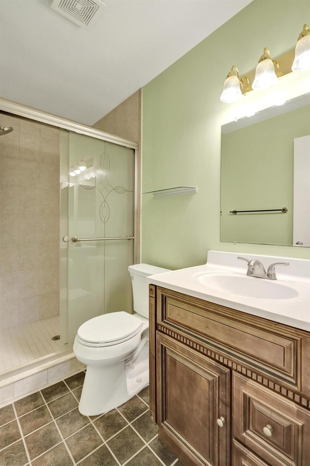 42 Canterbury Ln