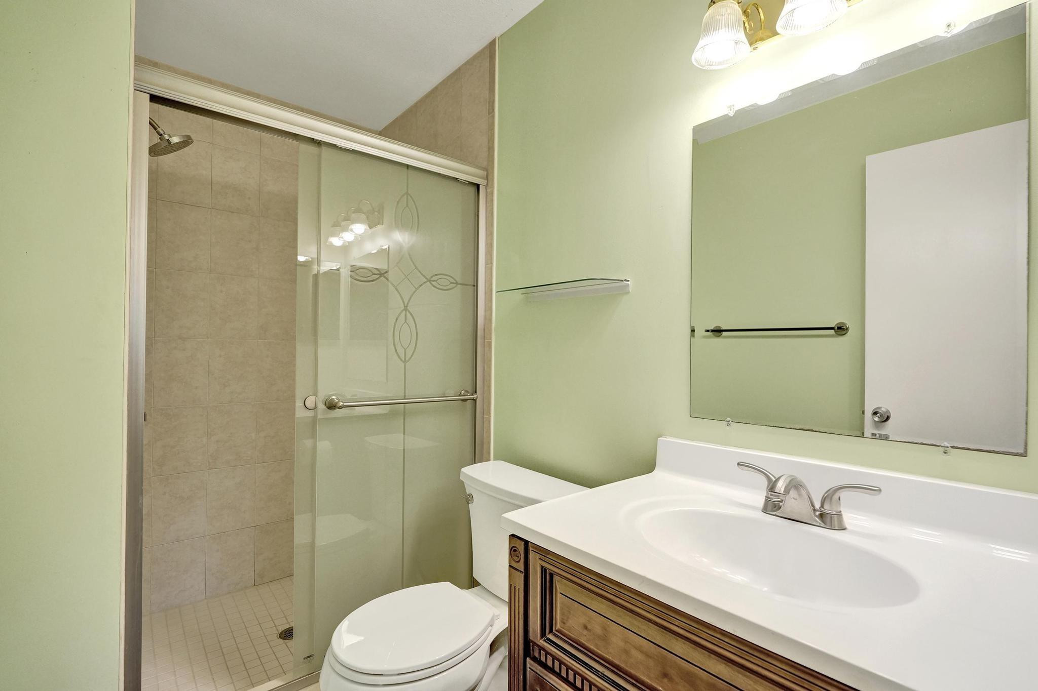 42 Canterbury Ln
