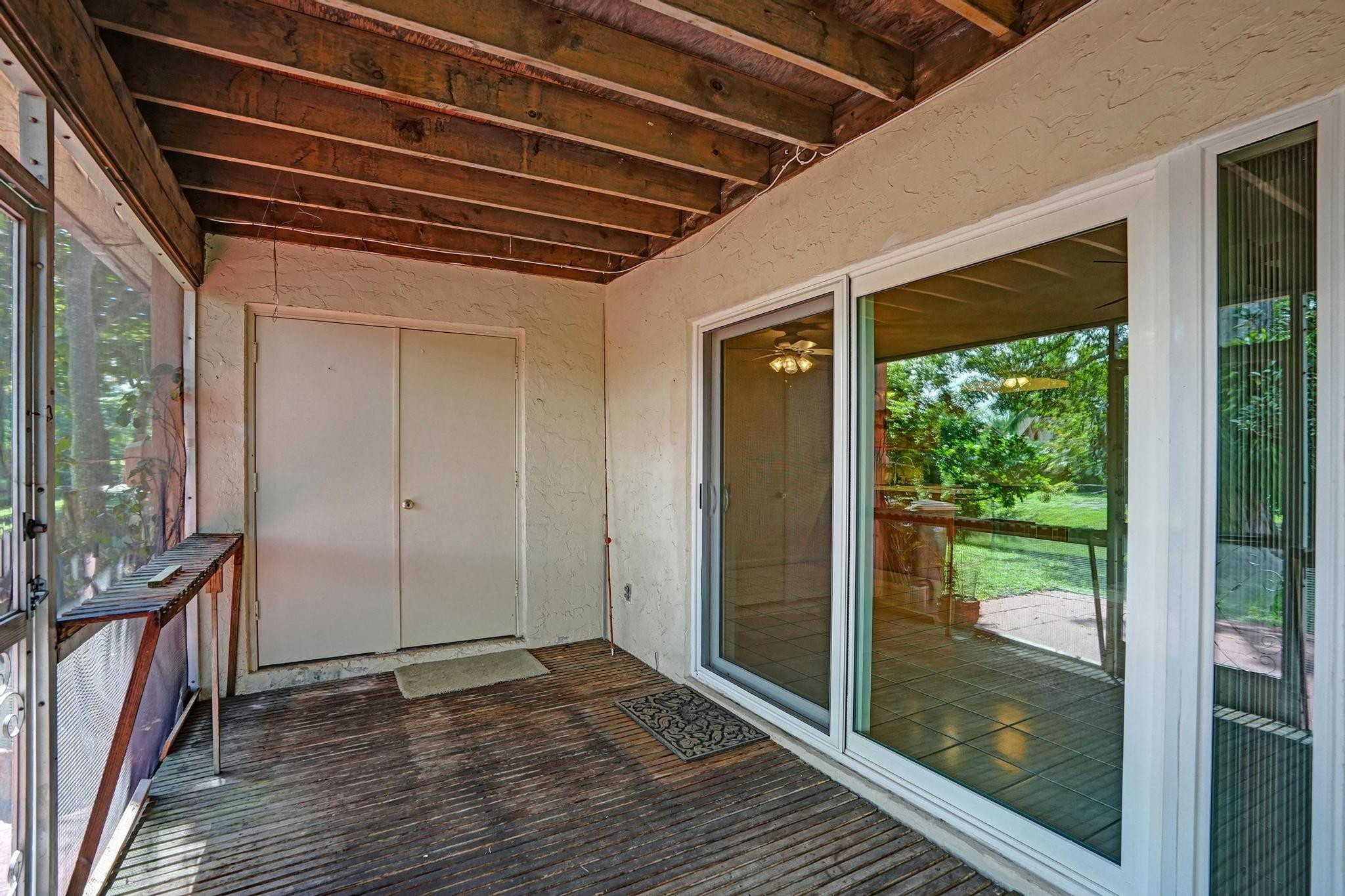 42 Canterbury Ln