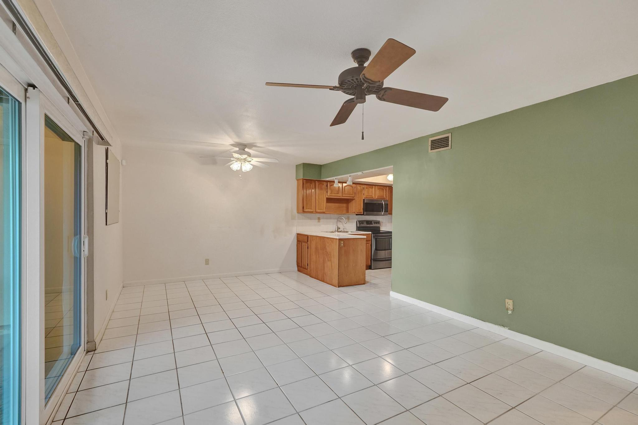 42 Canterbury Ln