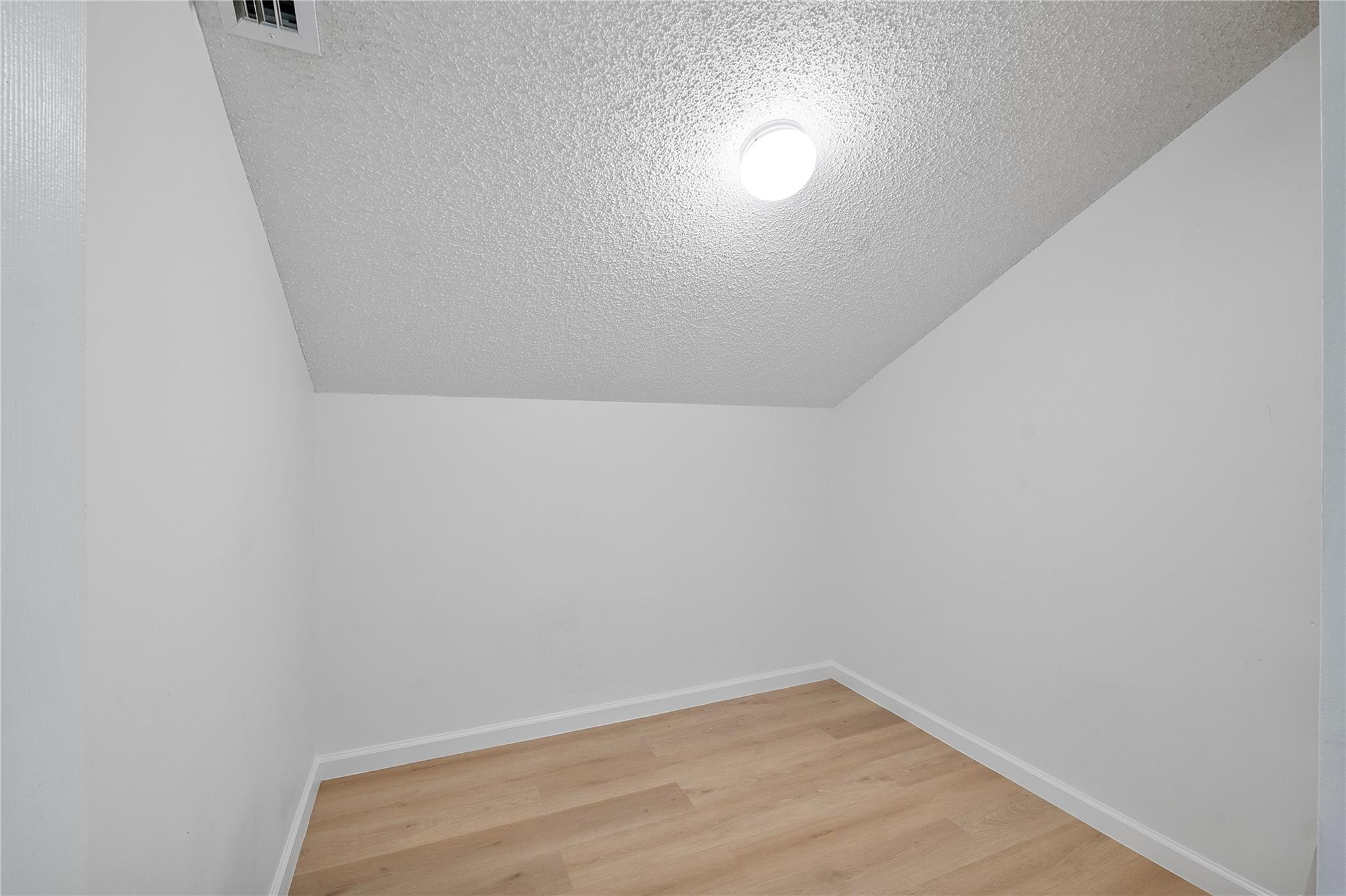 7342 NW 62nd Ter