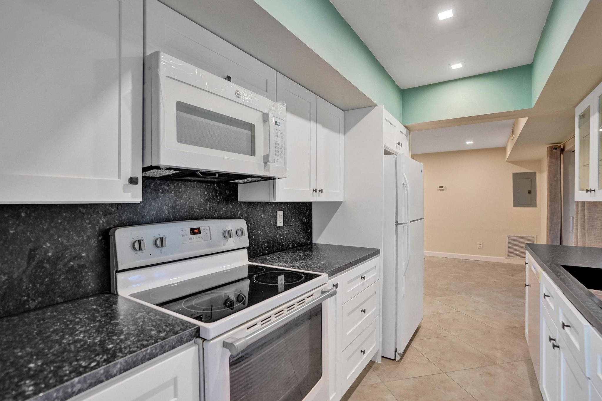 7018 NW 64th Street