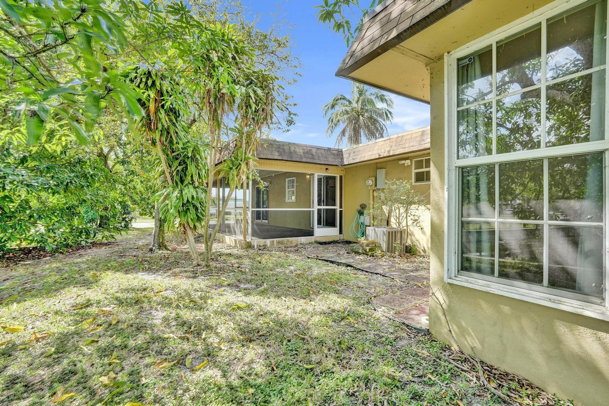 7018 NW 64th Street