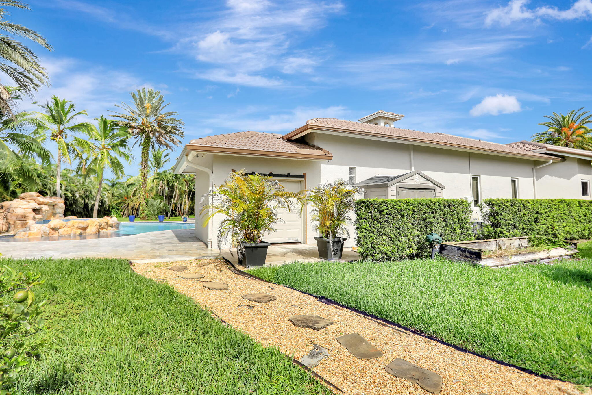 6445 NW 75th Way