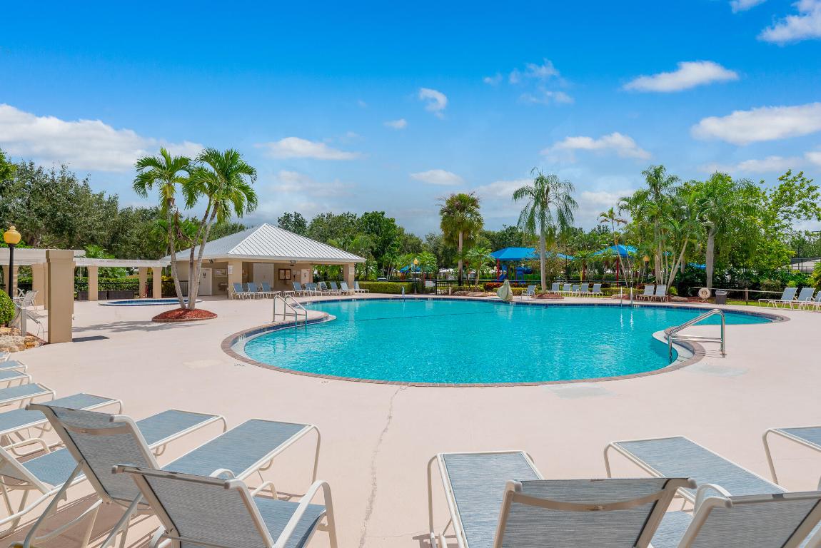 2824 SW Ridgewood Place