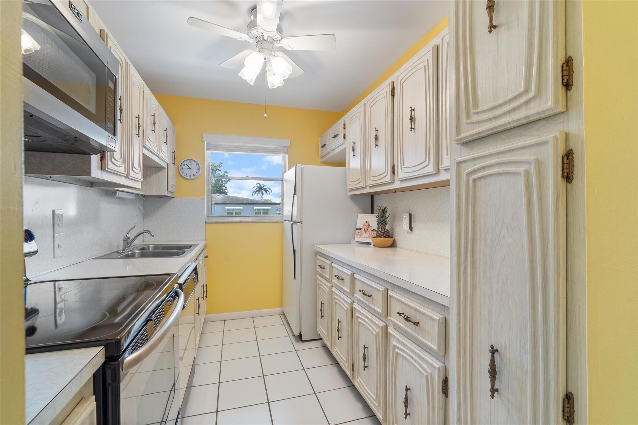 727 High Point Boulevard N D