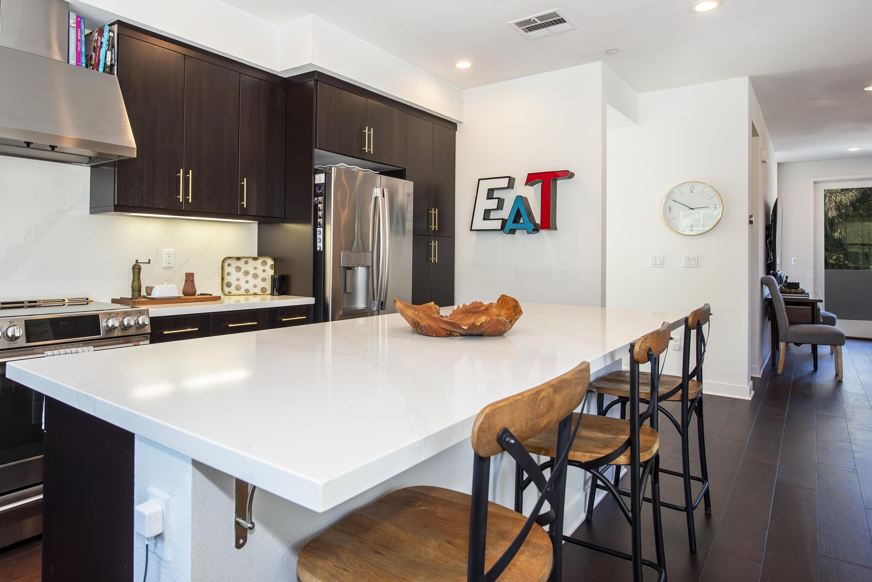 5687 Ekwill Street 105