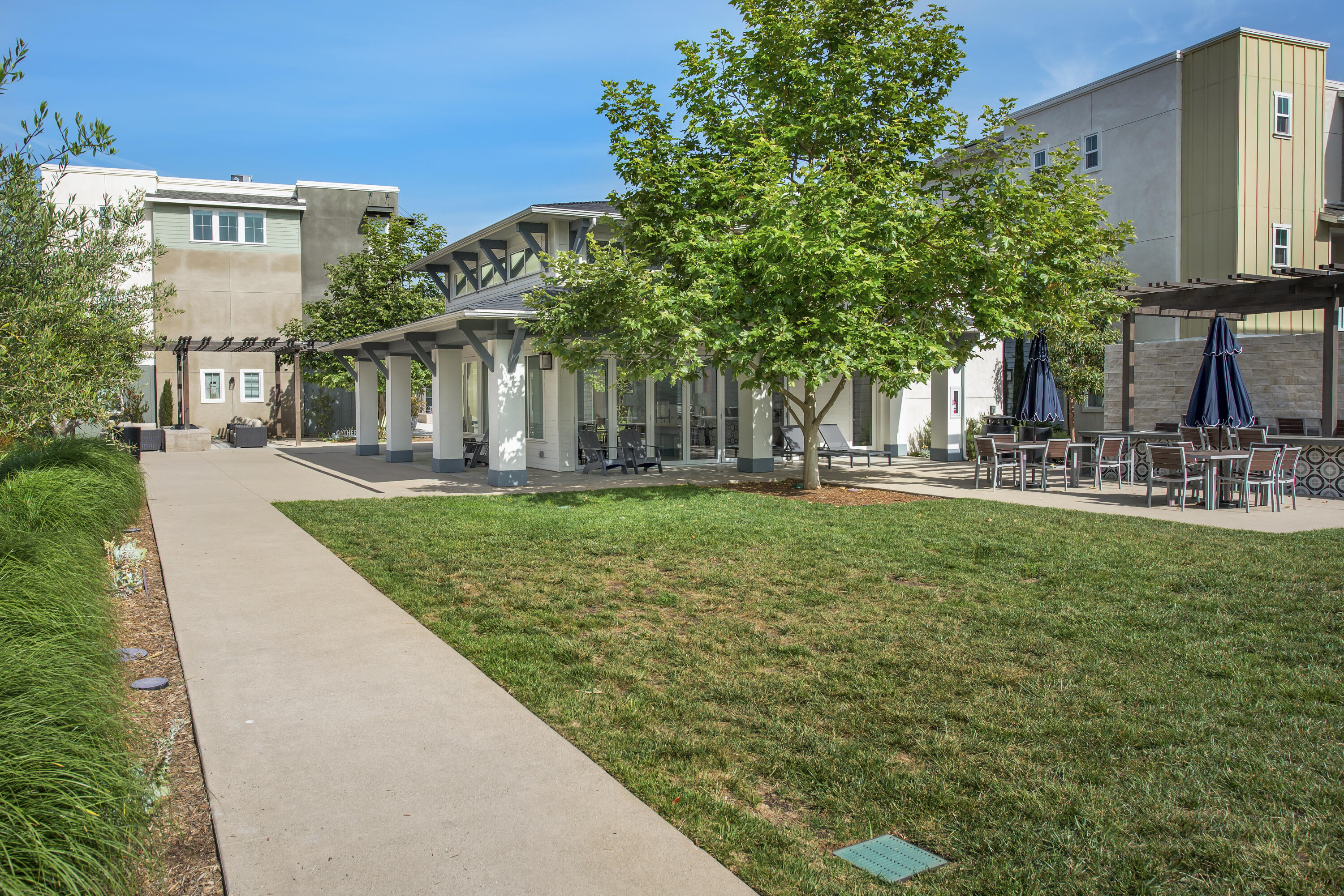 5687 Ekwill Street 105