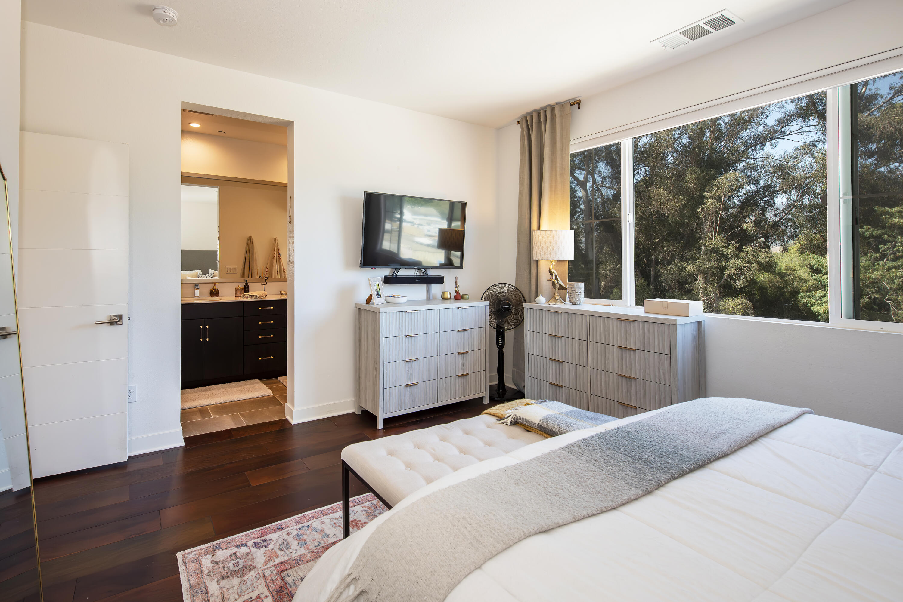 5687 Ekwill Street 105