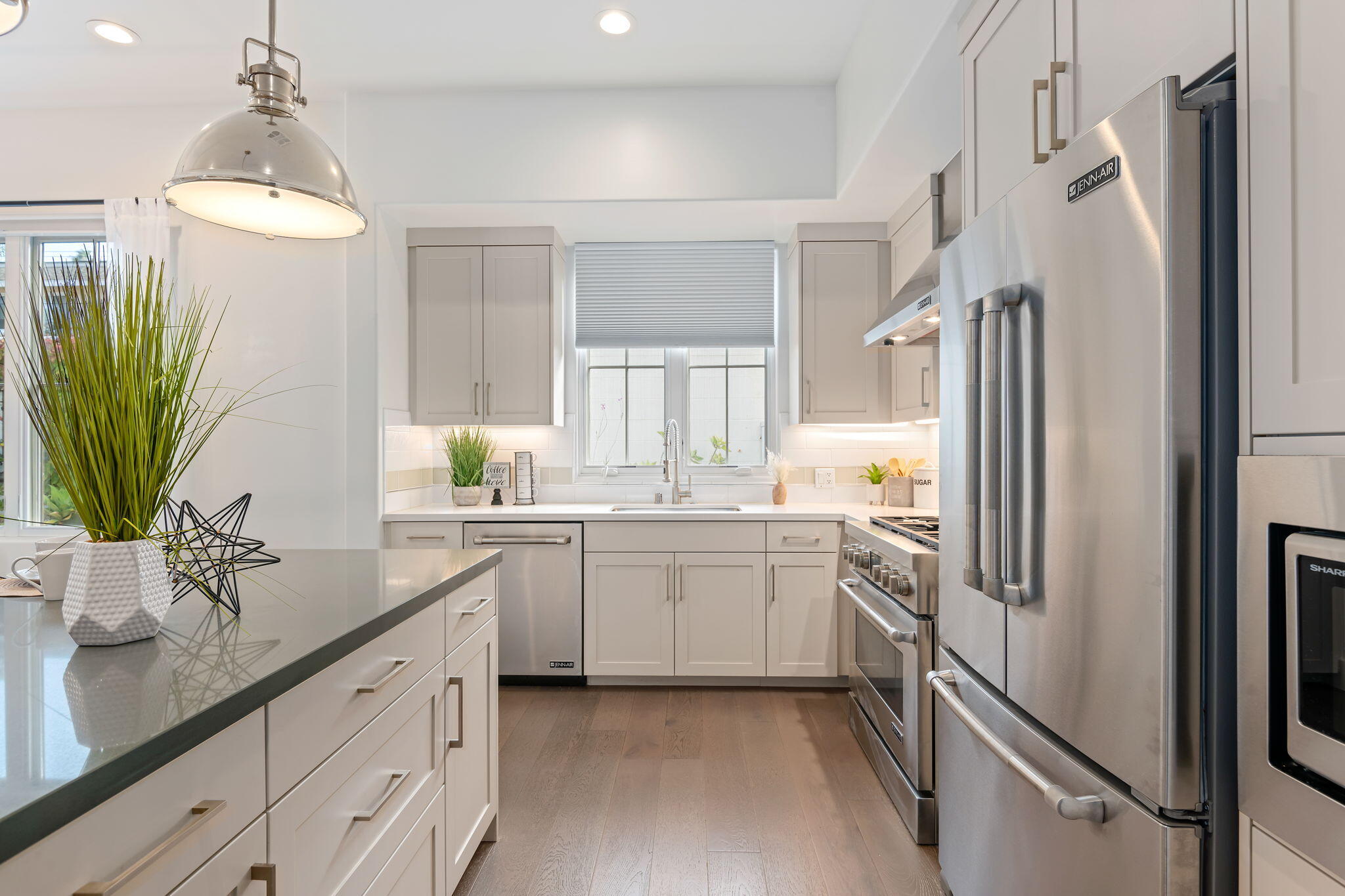 3728 State Street, 136