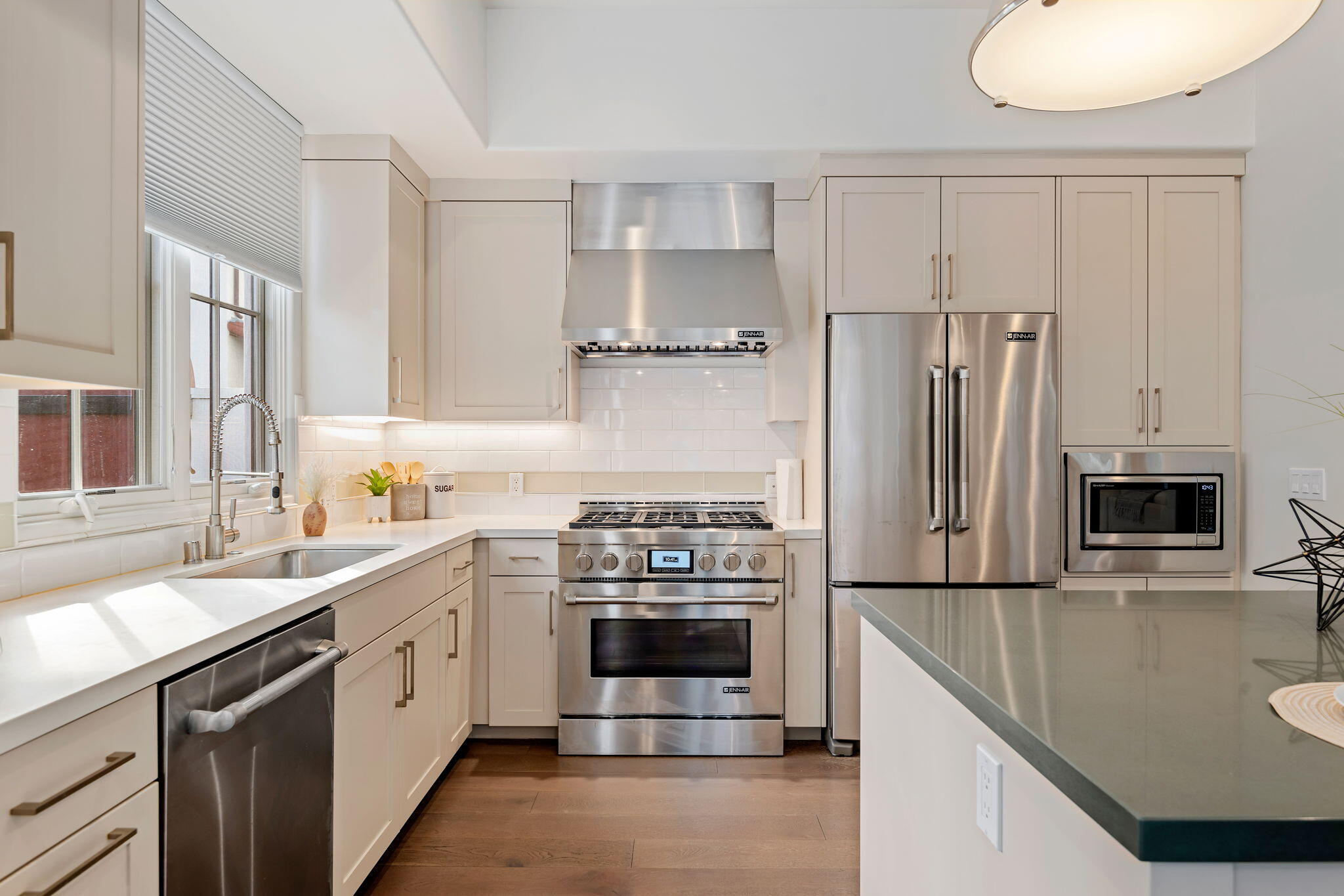 3728 State Street, 136