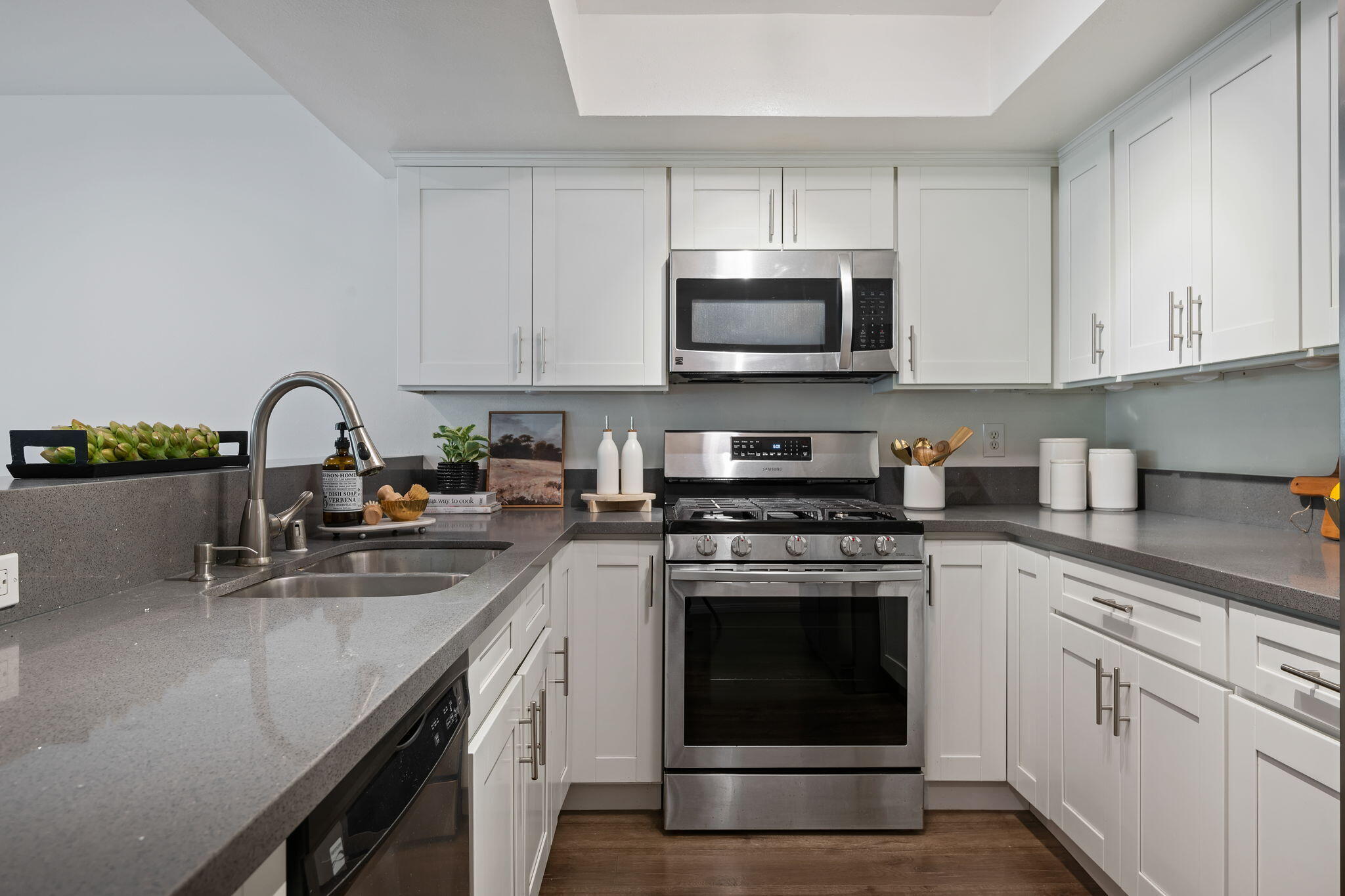 7634 Hollister Avenue 256