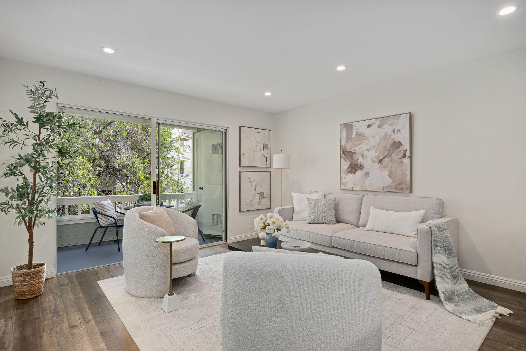 7634 Hollister Avenue 256