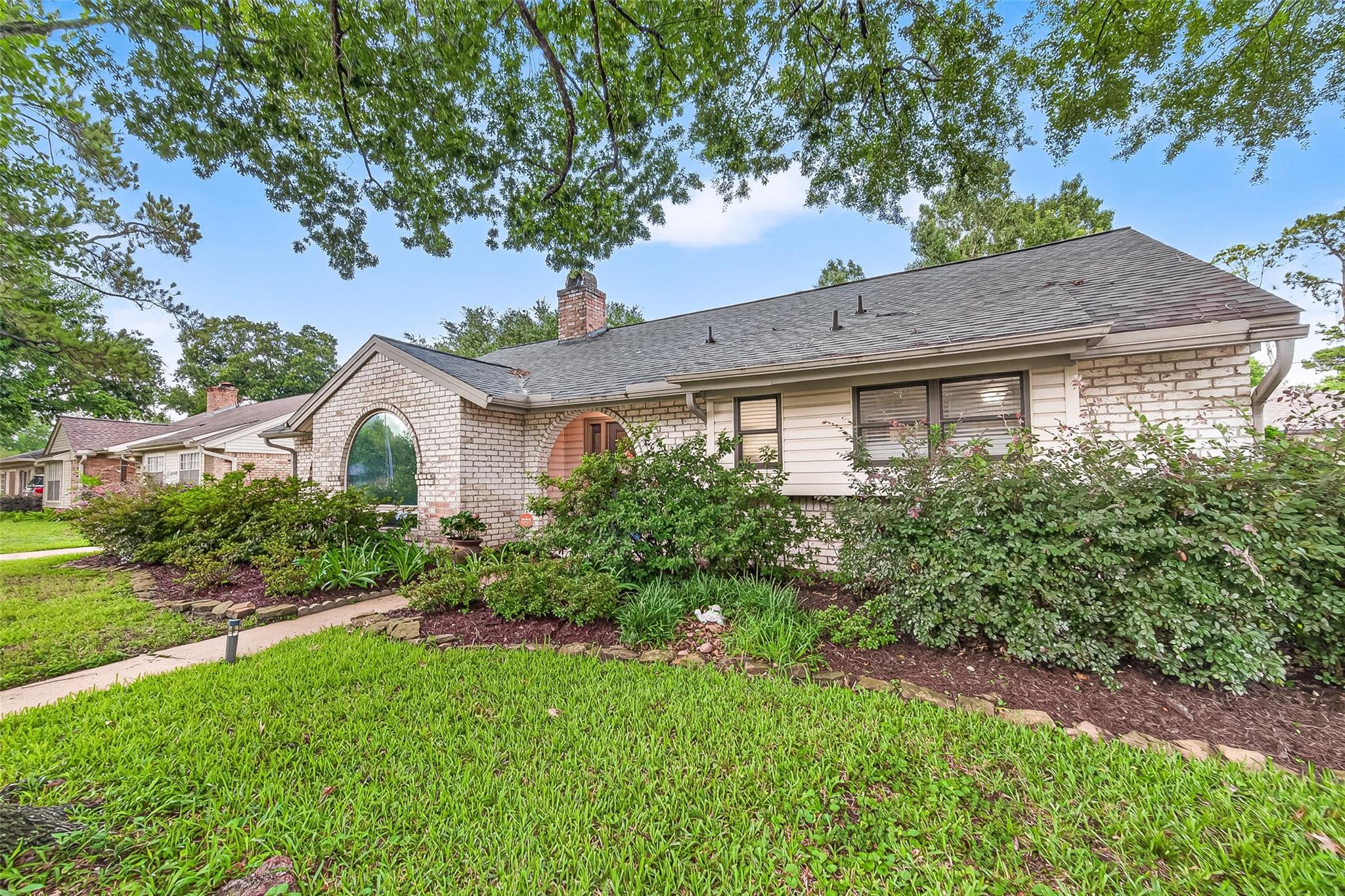 2514 Pine Village Drive