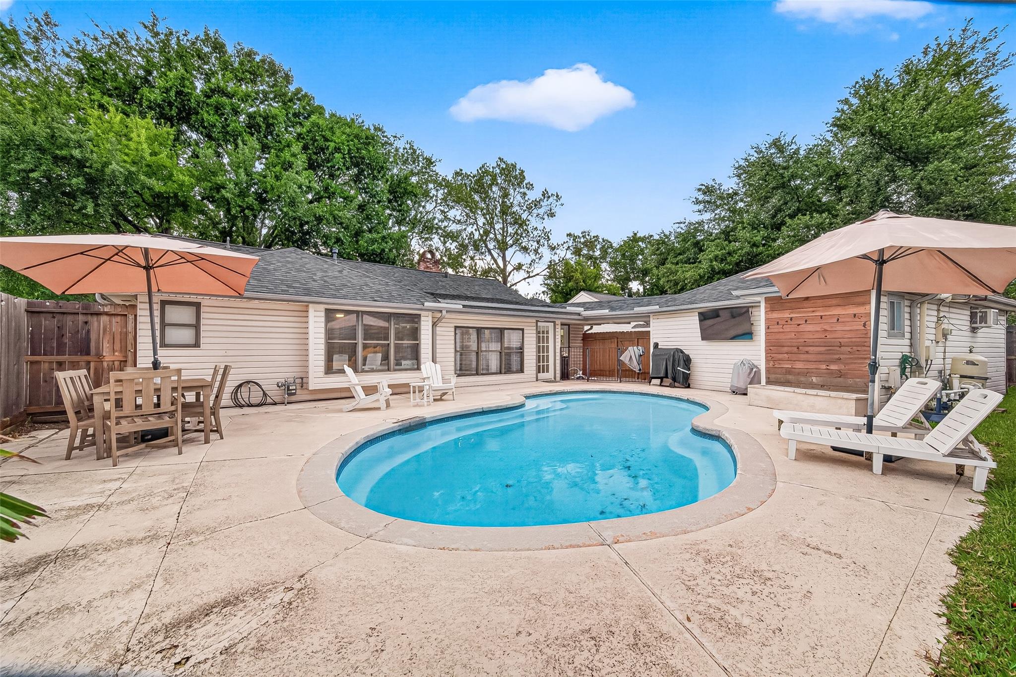 2514 Pine Village Drive