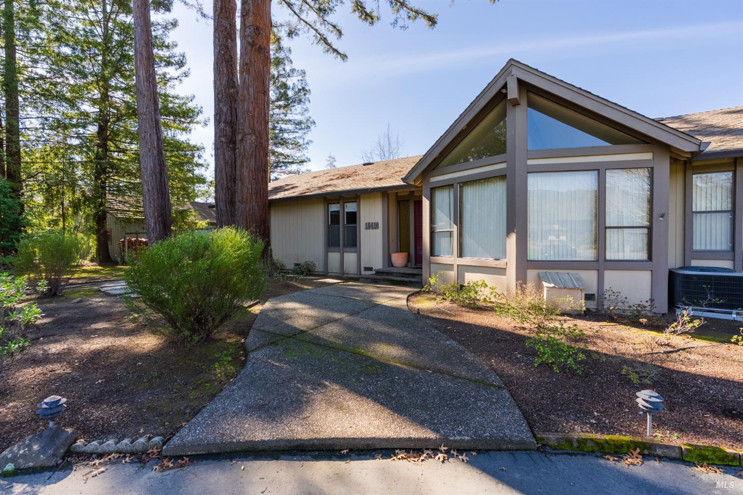 15416 Woodside Court