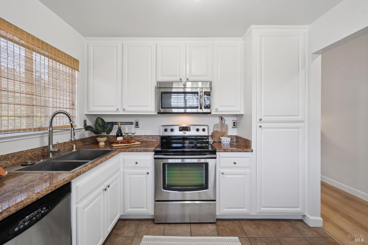 920 W 5th Street W Unit: #R