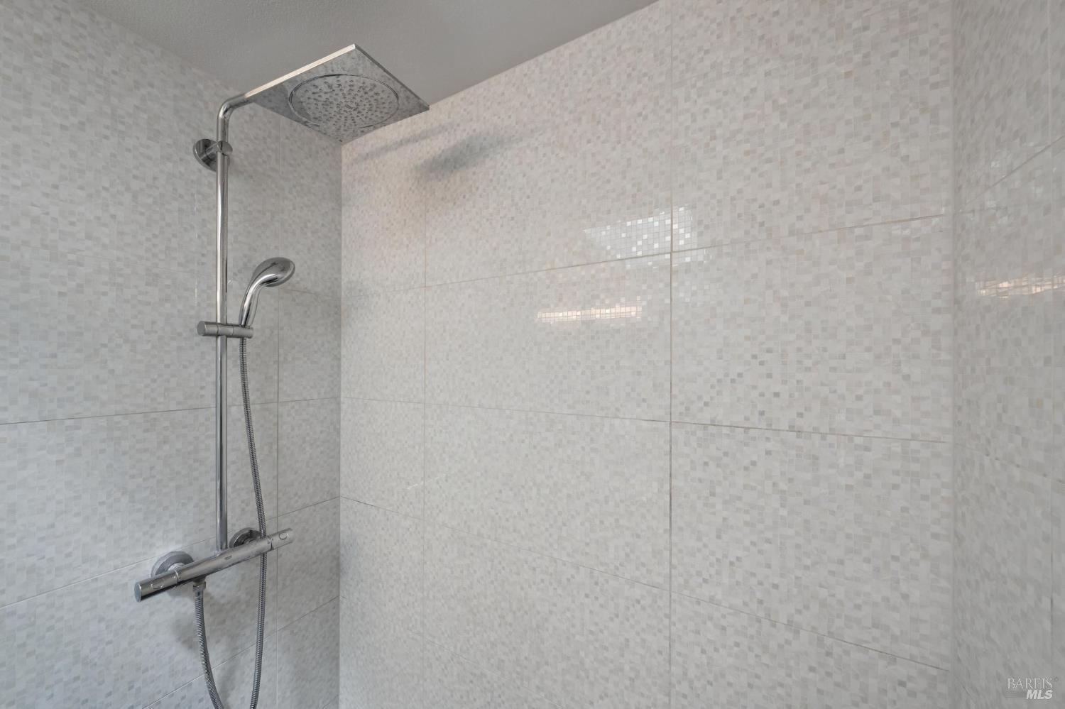 920 W 5th Street W Unit: #R