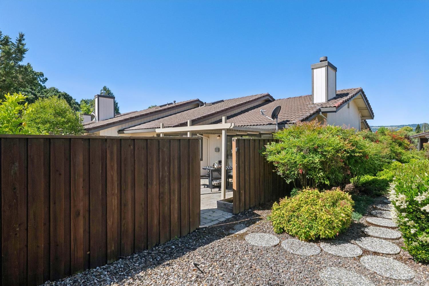 920 W 5th Street W Unit: #R