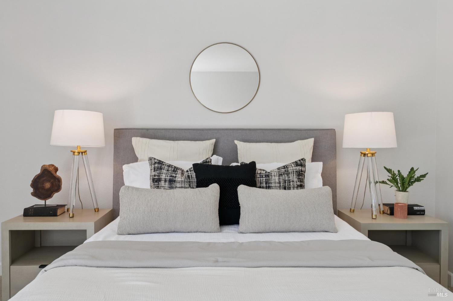 920 W 5th Street W Unit: #R