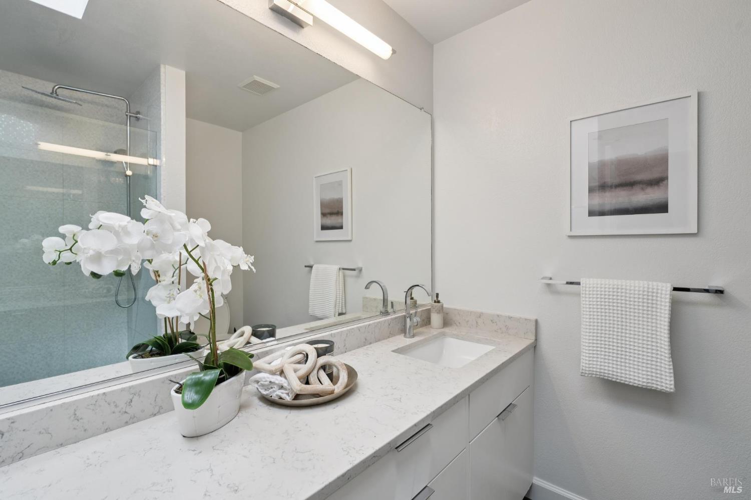 920 W 5th Street W Unit: #R