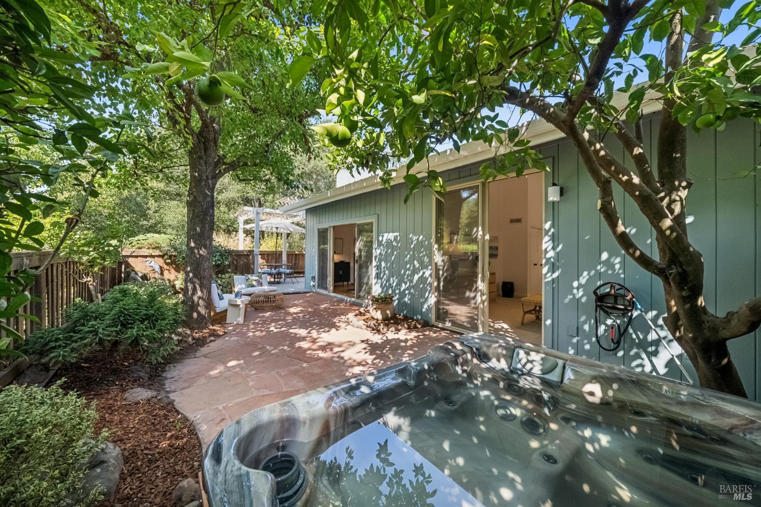71 Creek Lane