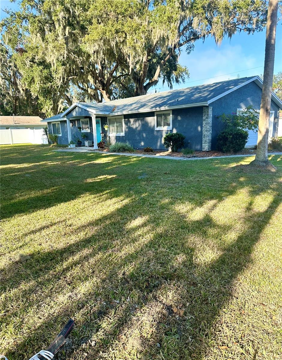 2231 ORANGE TREE DR