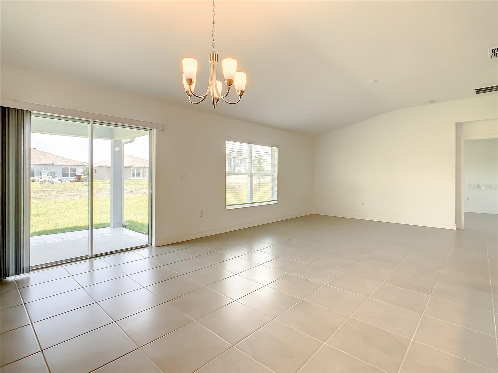 211 SUMMERLIN LOOP