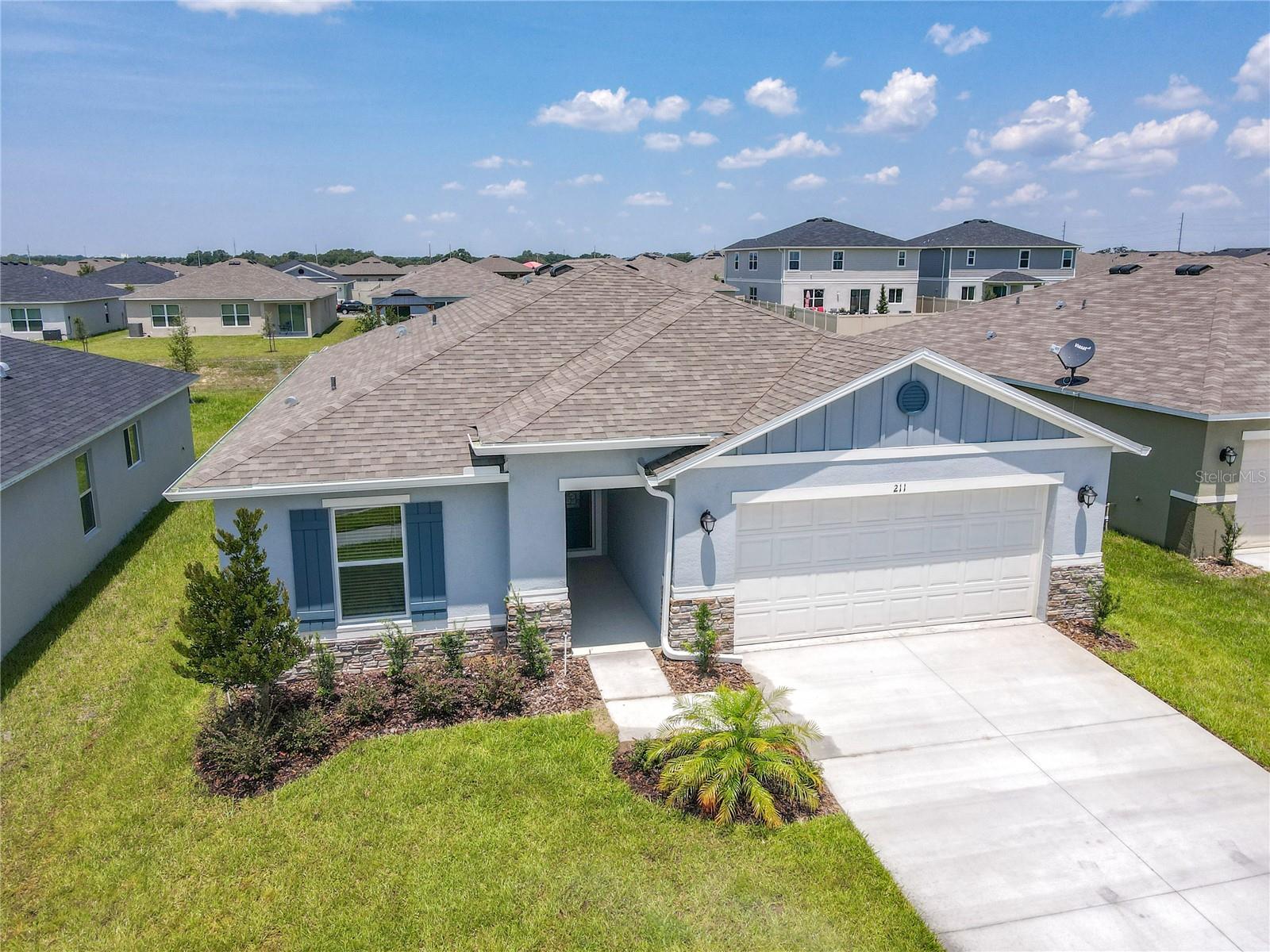 211 SUMMERLIN LOOP