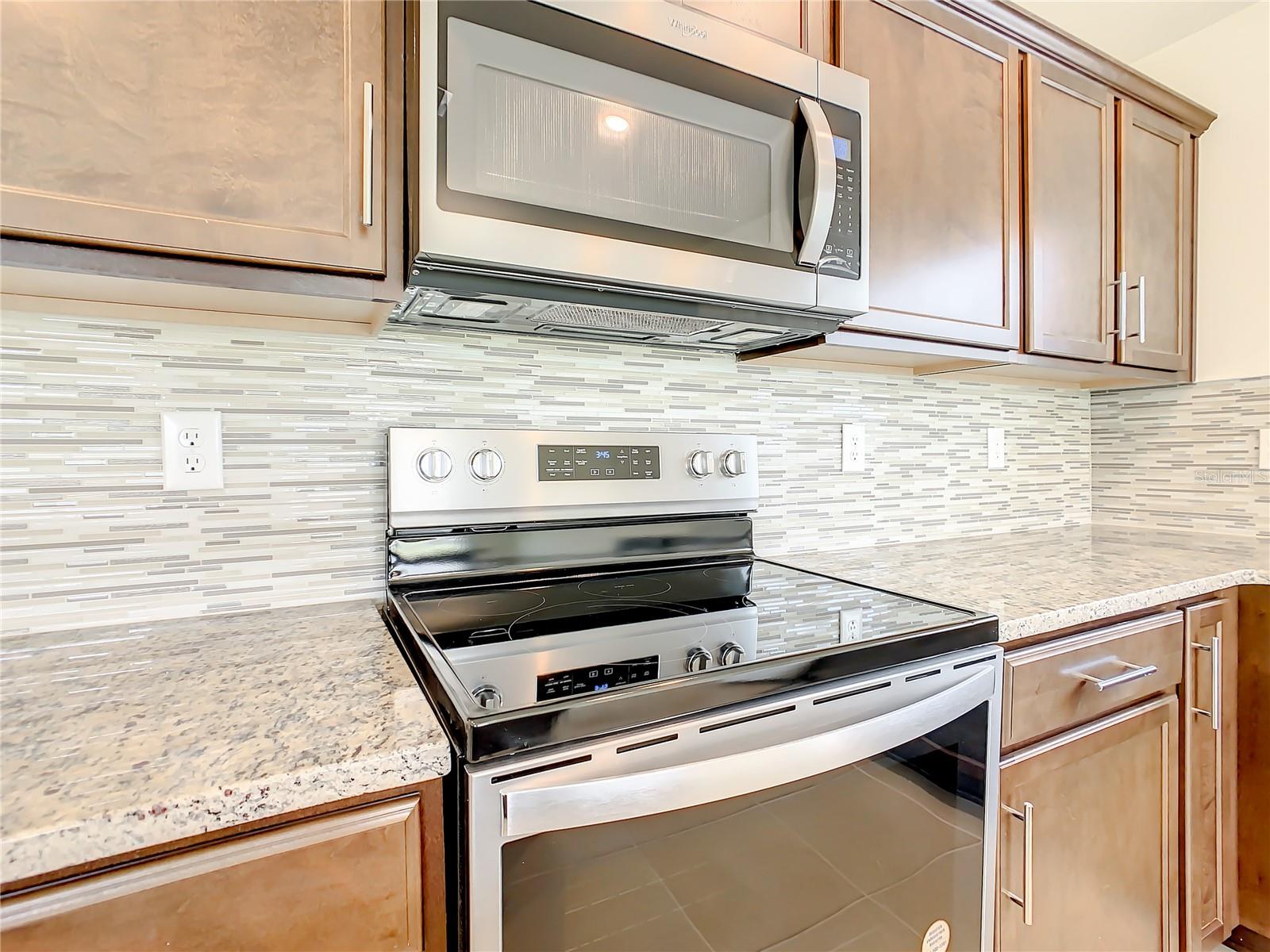 211 SUMMERLIN LOOP