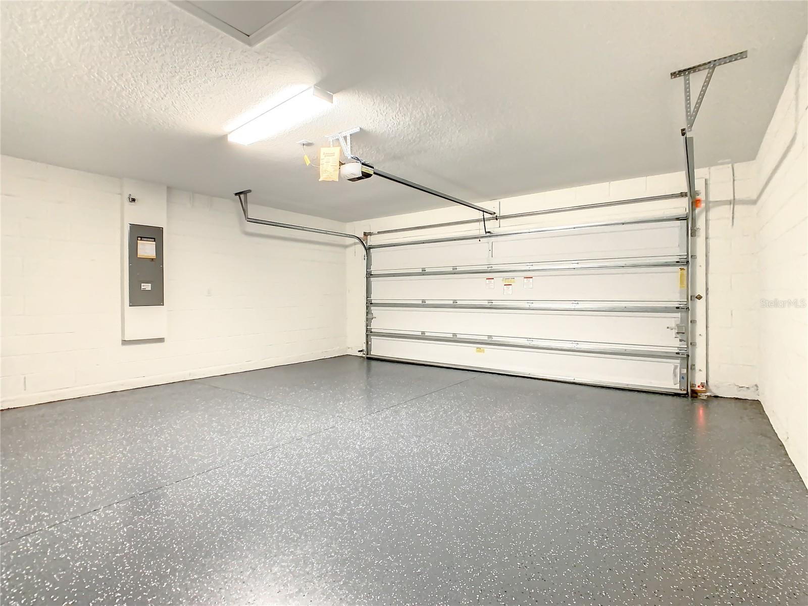 211 SUMMERLIN LOOP