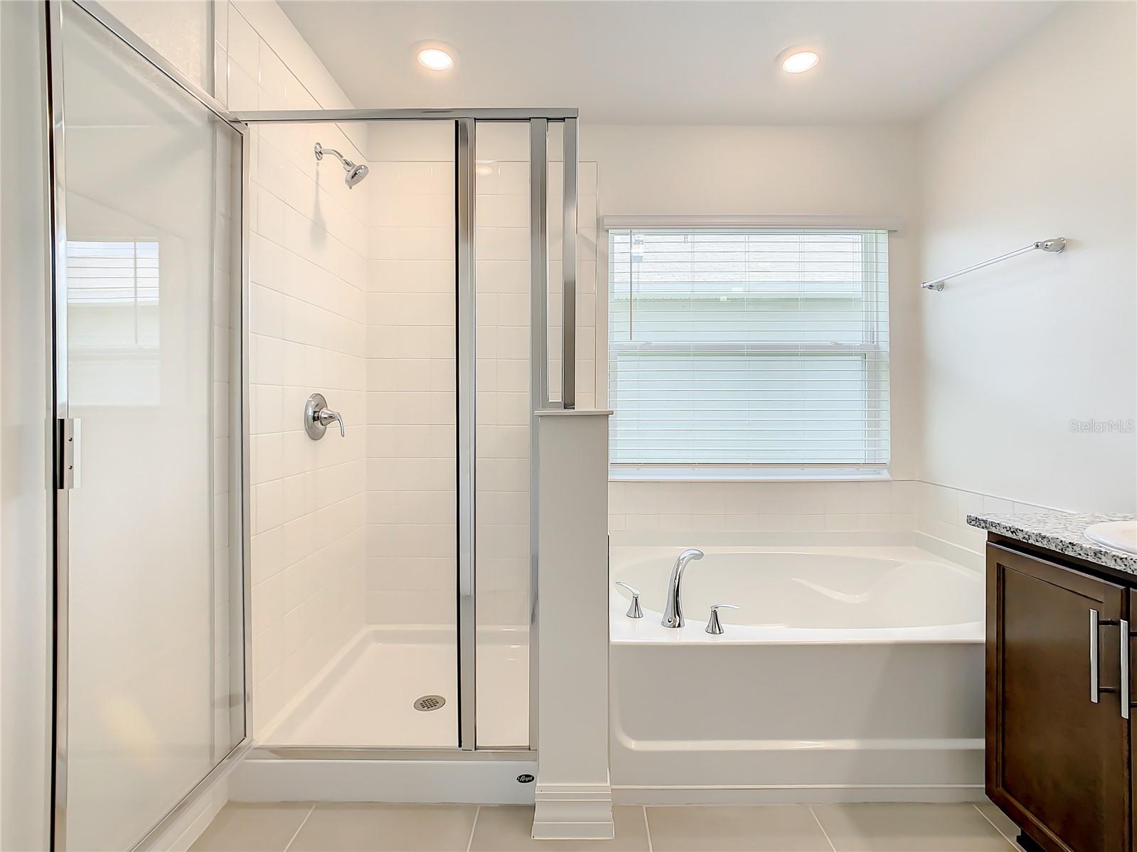 211 SUMMERLIN LOOP