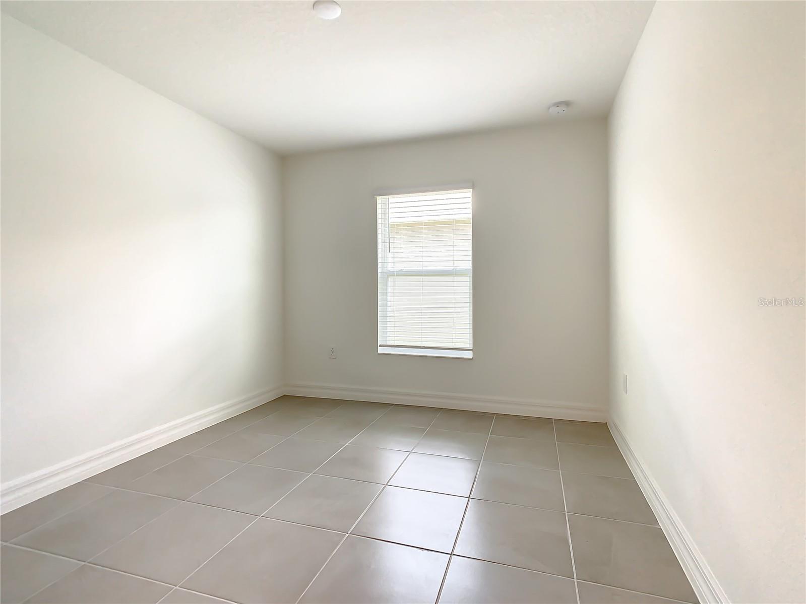 211 SUMMERLIN LOOP