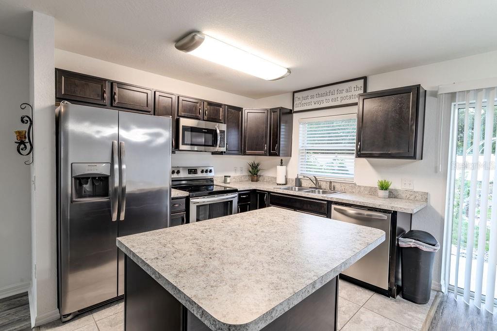 3897 SW 169TH LANE RD