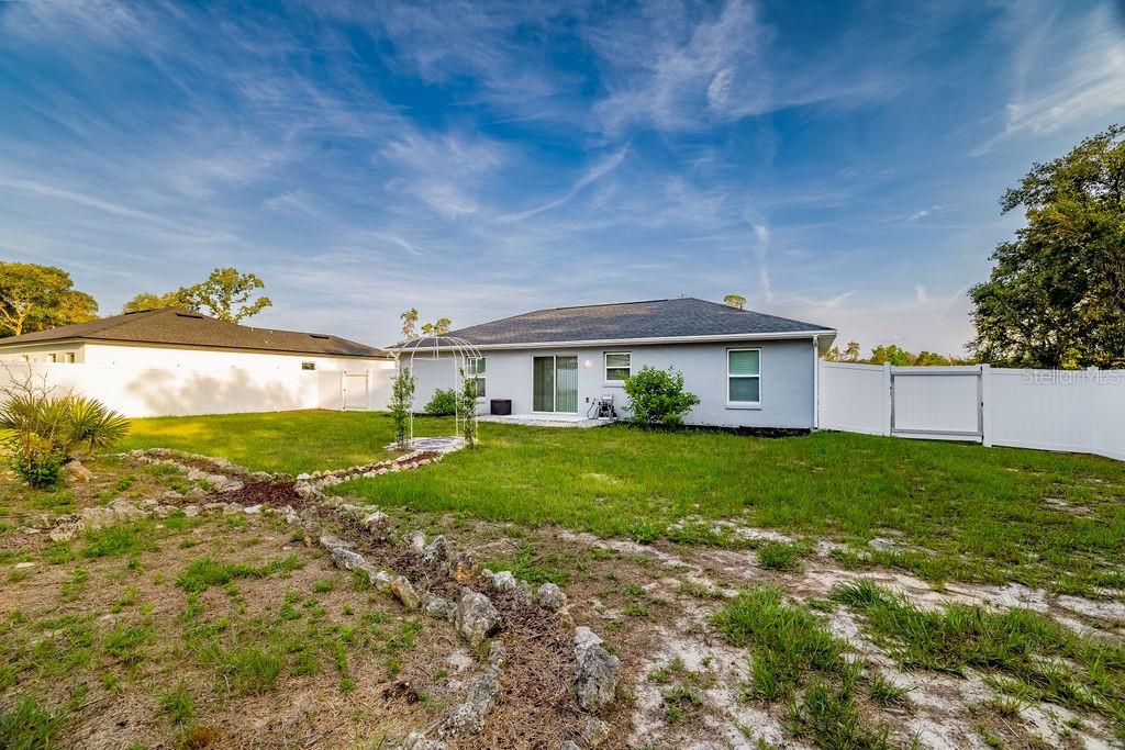 3897 SW 169TH LANE RD