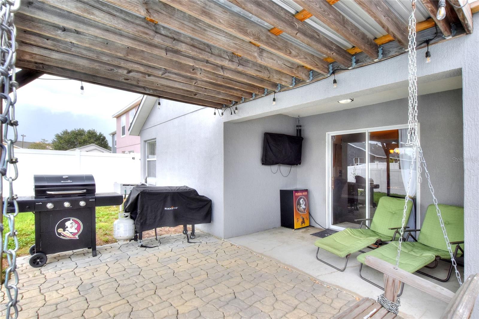 604 LYNDSEY LN