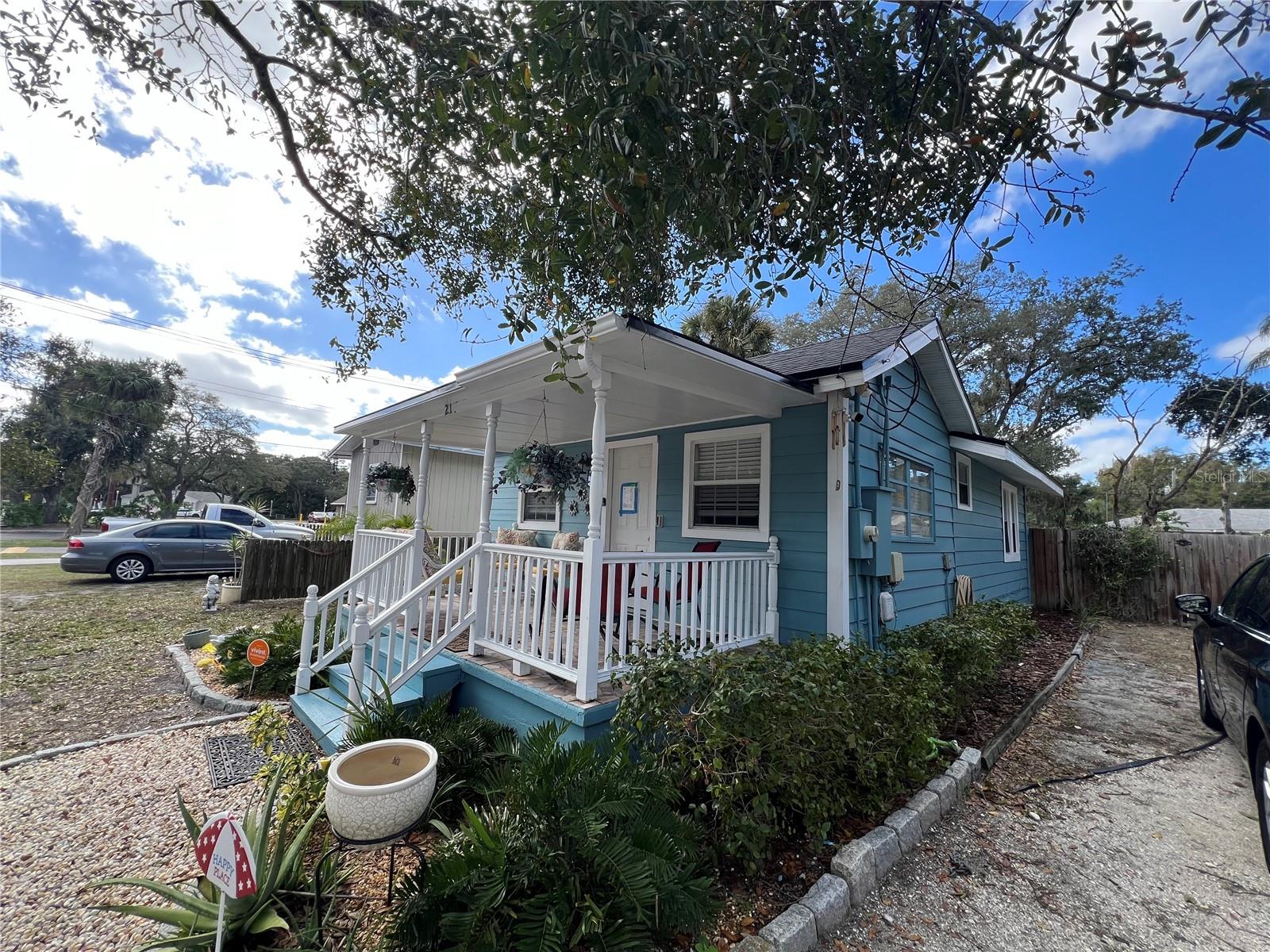 215 N LOCKWOOD RIDGE RD