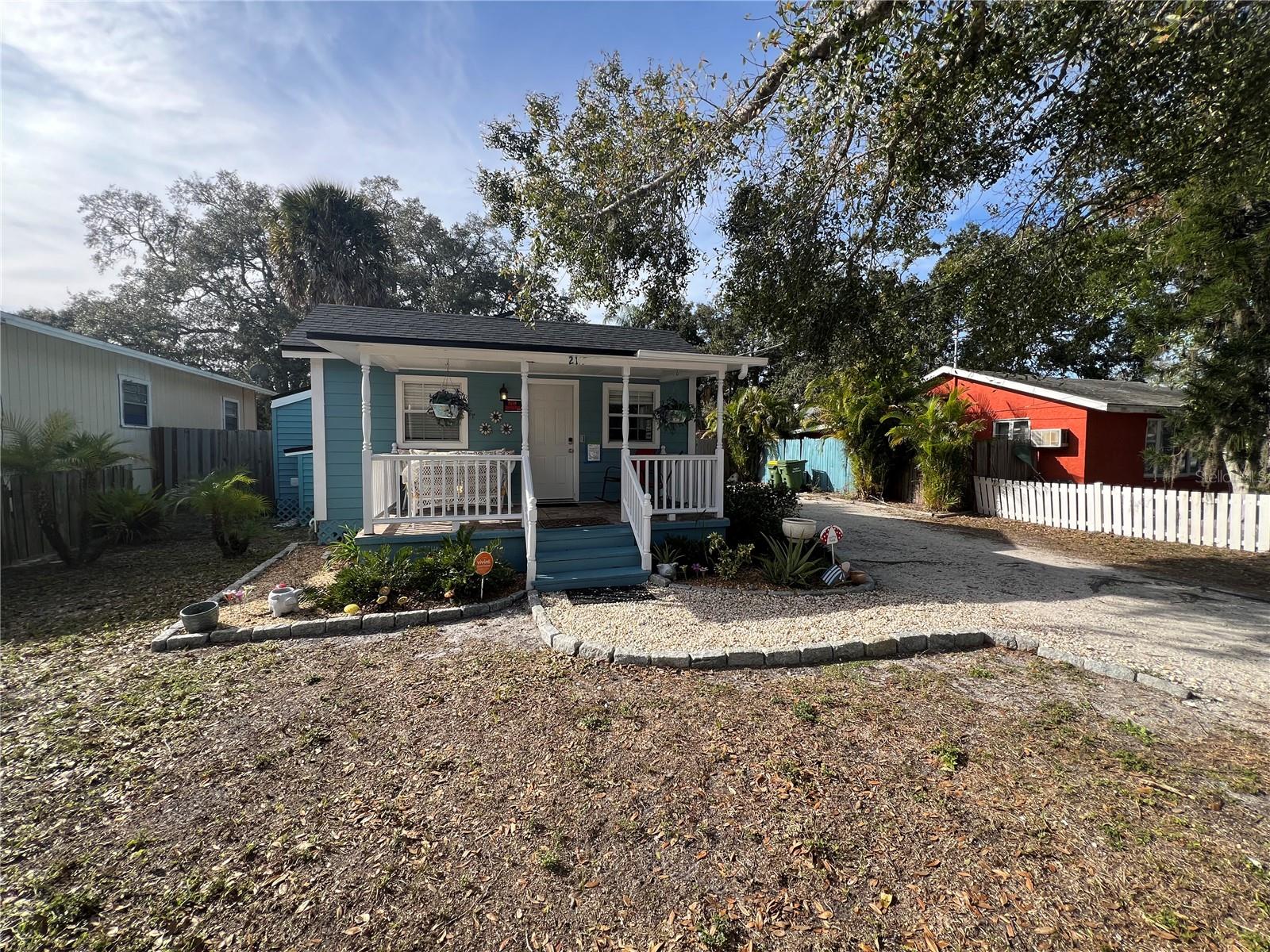 215 N LOCKWOOD RIDGE RD