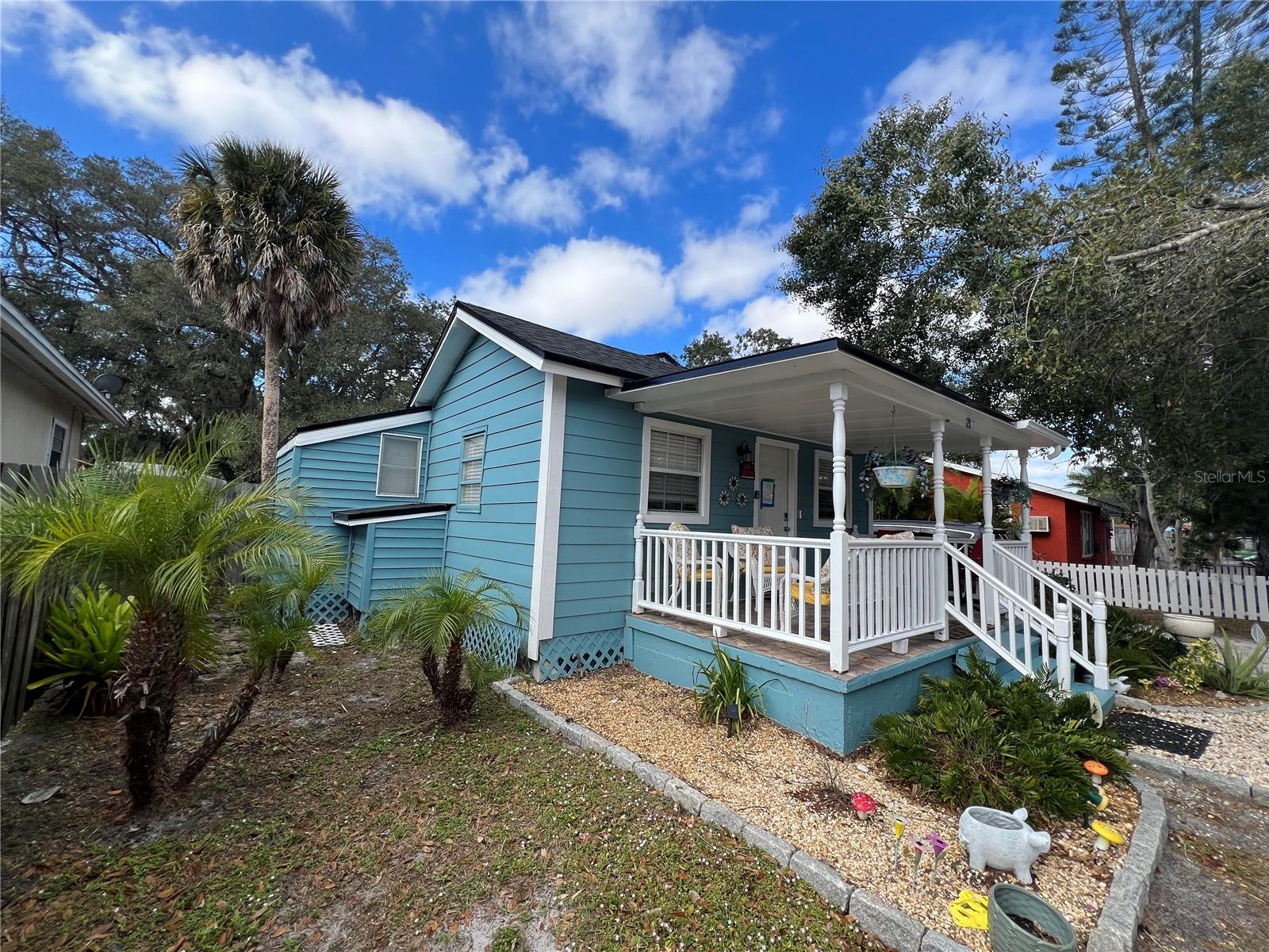 215 N LOCKWOOD RIDGE RD