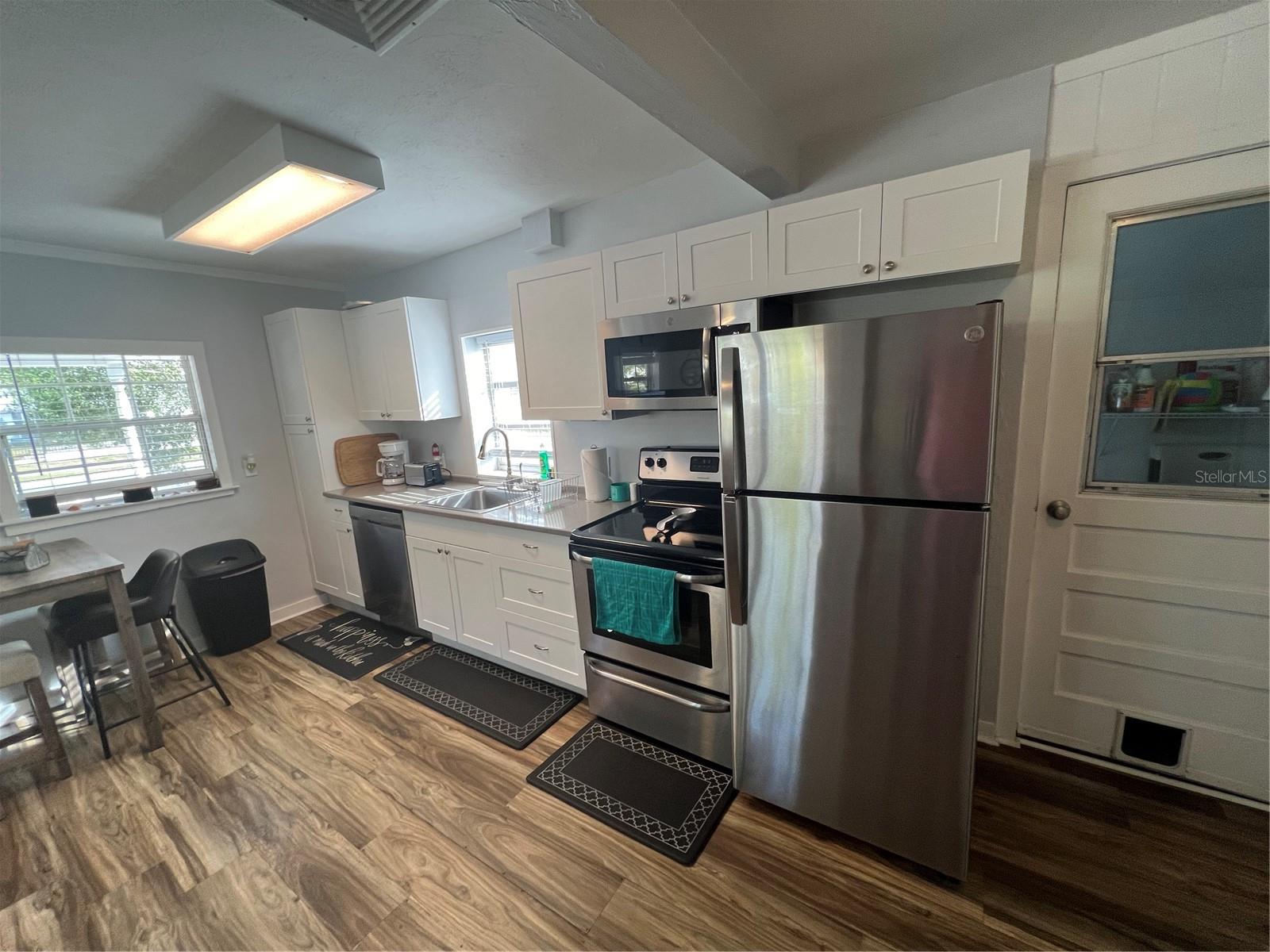 215 N LOCKWOOD RIDGE RD