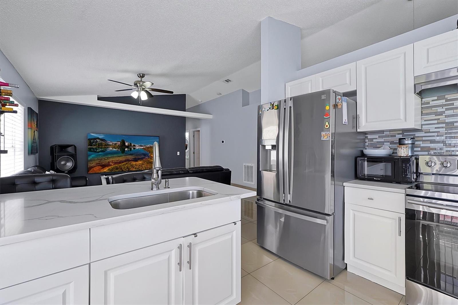 4992 LUNA NEGRA DR