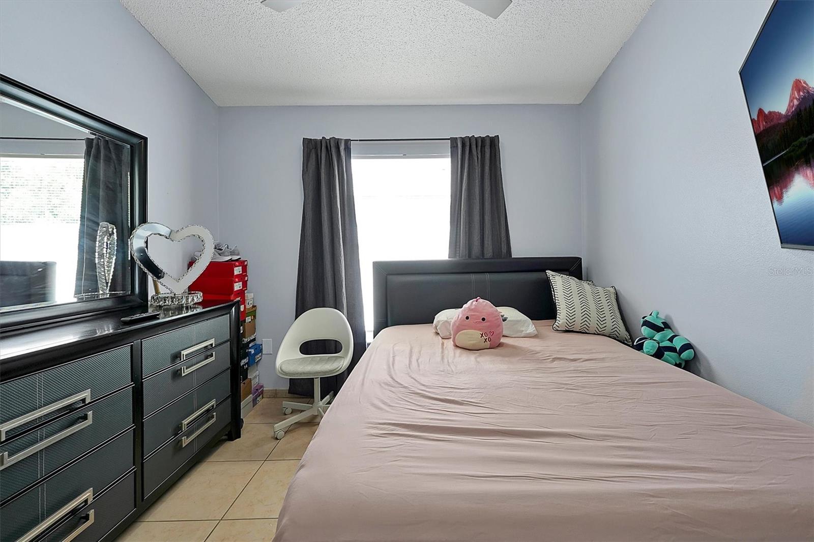 4992 LUNA NEGRA DR