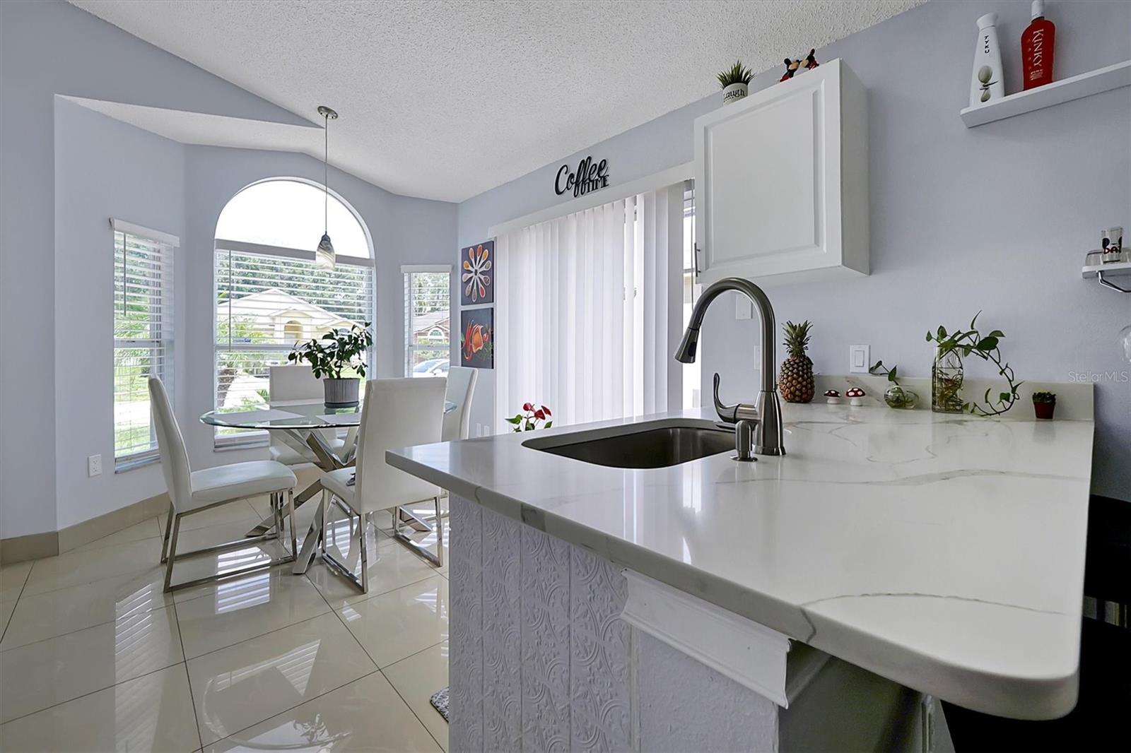 4992 LUNA NEGRA DR