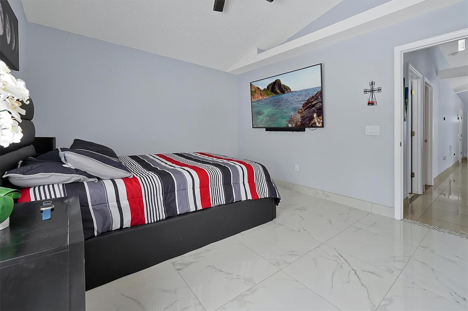 4992 LUNA NEGRA DR