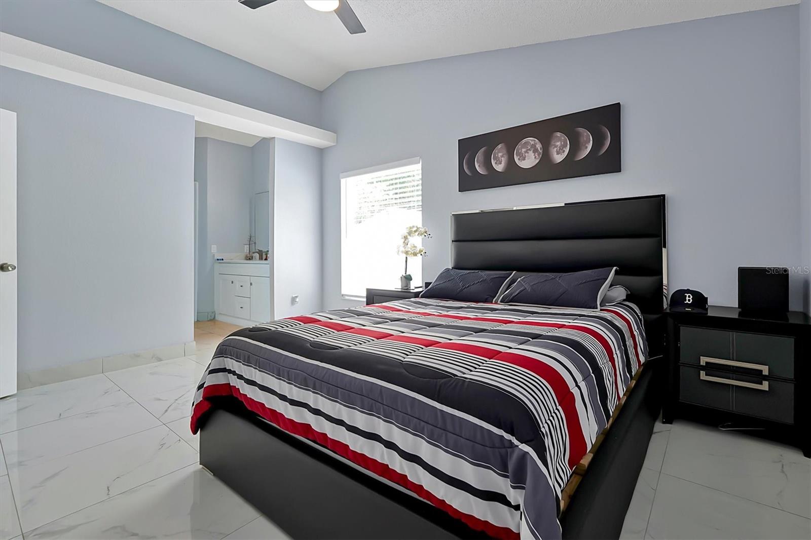4992 LUNA NEGRA DR